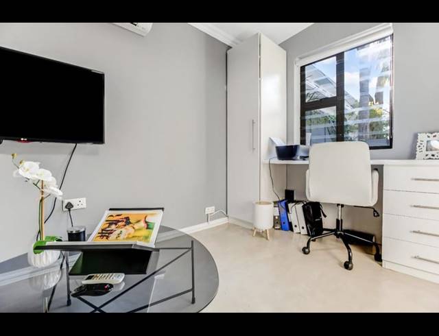 2 BEDROOM PROPERTY TO RENT IN GREEN POINT